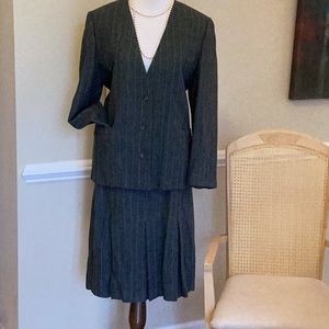 Hal Mode Suits wool blend gray fushia pinstripe skirt suit.  Vintage